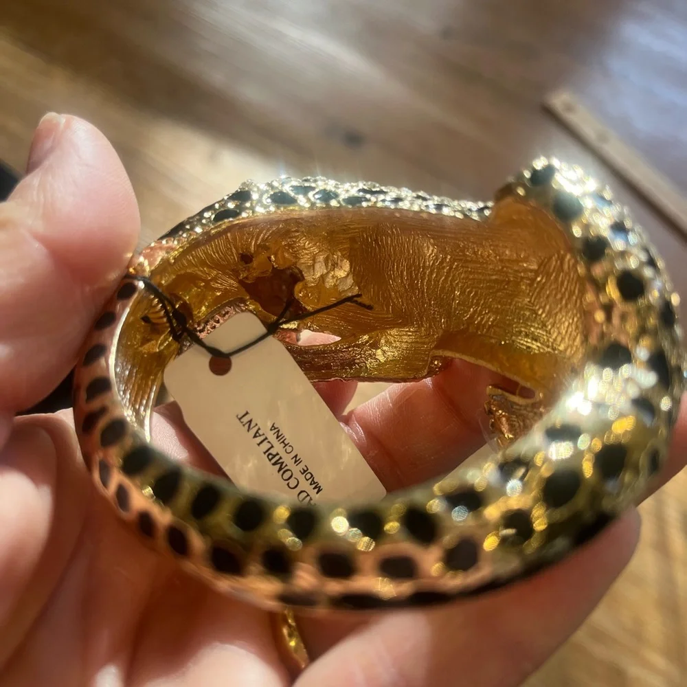 NWT Natasha Leopard Goldtone Bracelet Clamper - Heavy! - Picture 6 of 12